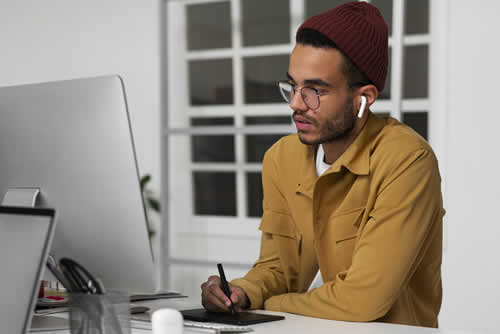 Get to know digital tools to develop your skills