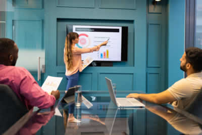 7 Big Ways to Make Professional Training More Interactive and Trackable