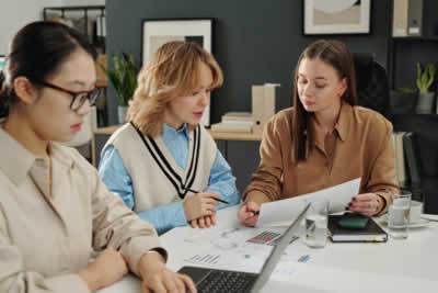 Best E-Learning Tools For Managers Who Need To Train Staff Faster